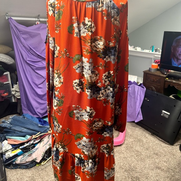 BE by Chetta brand. Long sleeve with cold shoulder. Ties in front. Size 8 dress - Picture 3 of 6